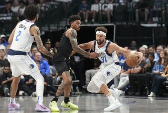 NBA季前赛-独行侠102-107不敌爵士 东契奇缺阵 克莱首秀半场9中3&10分3助